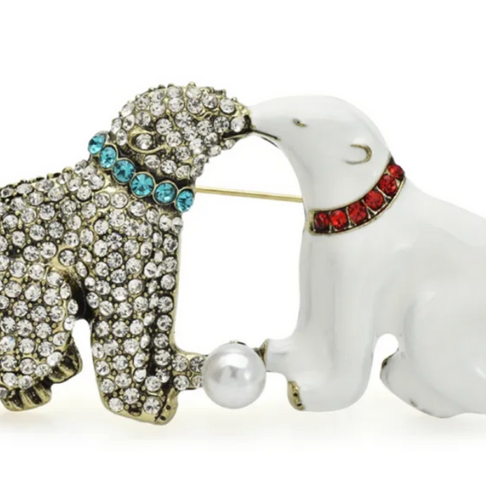 Adorable Kissing Polar Bears Brooch
